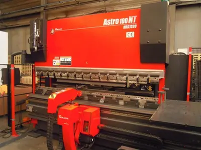 USED AMADA ASTRO 100T X 3220 CNC ROBOT BENDING CELL