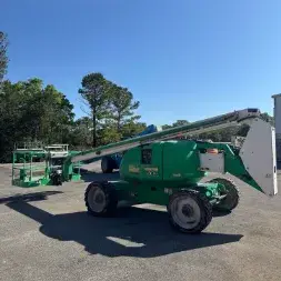 USED 2017 JLG 600A