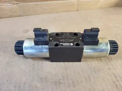 USED SAUER DANFOSS DCV03-3C11/01200E12