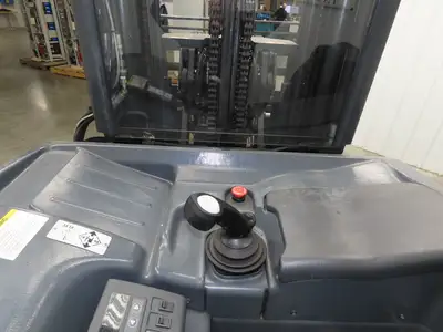 Unicarriers Forklift Stand On 36V Electric Truck 3500lbs 2267.2h Side Shift
