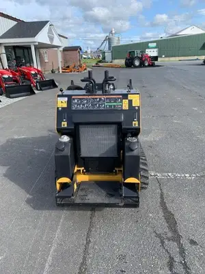 New | in-Stock 2023 MORBARK BOXER 700HDX Compact Utility Loaders Maine US | Beauregard Equipment #1511367
