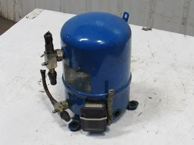 Man
Maneurop MTE36JG4D 460V 50/60Hz Refrigerated Reciprocating Compressor