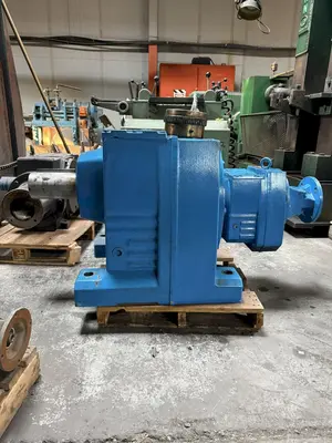 SEW-EURODRIVE R167R97AM213 Gearboxes | International Rolling Mills (2)