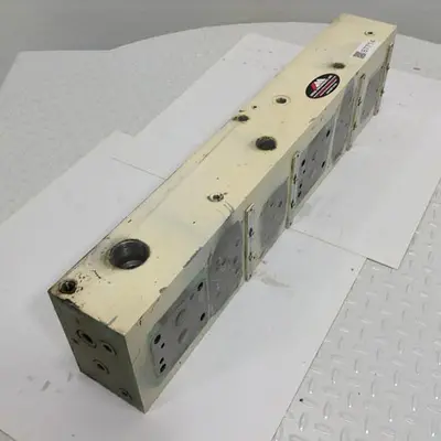 USED PARKER MANIFOLD712