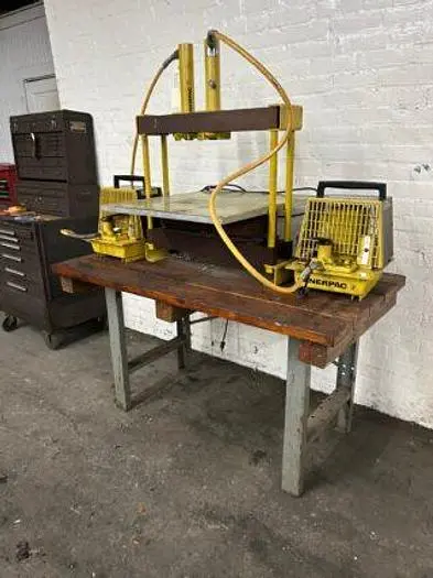 8469-220 Enerpac Model DEM1321 Twin Cylinder Bench Model Hydraulic Press