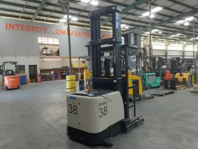 USED 2018 CROWN SP4050-30