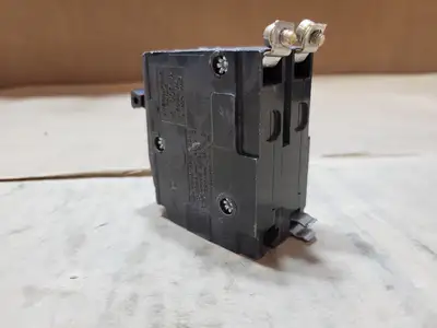 Used SQUARE D QOB220 Switchgears British Columbia CA | Lenmark #1438610