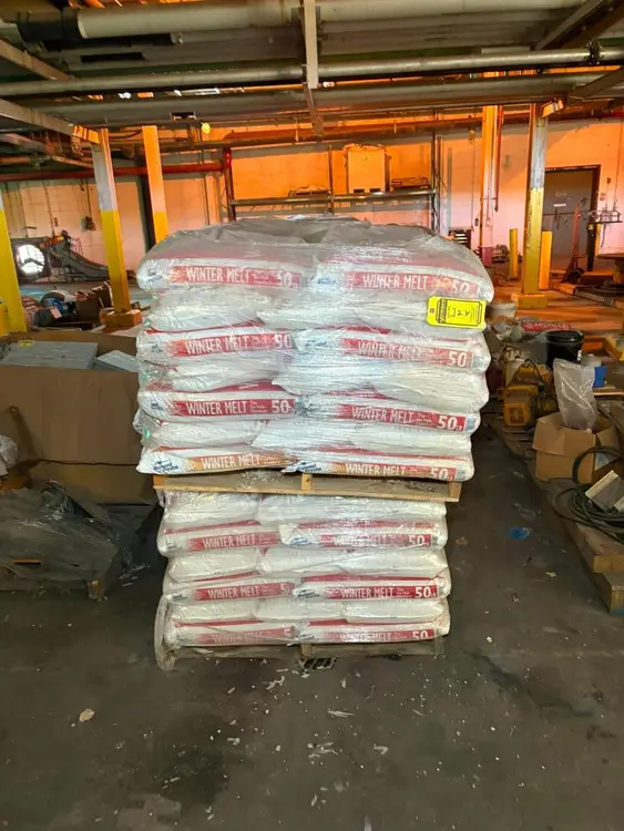 Used _UNKNOWN_ _UNKNOWN_ Dry Spreaders Ohio US | Myron Bowling Auctioneers Inc #1504559
