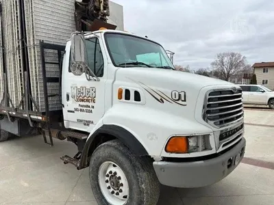 USED 2001 STERLING LT9513