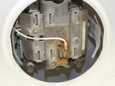 Landis Gyr 60538-43 Meter Socket 200A 3Ph 600V 4 Wire Lever Bypass 7 Term