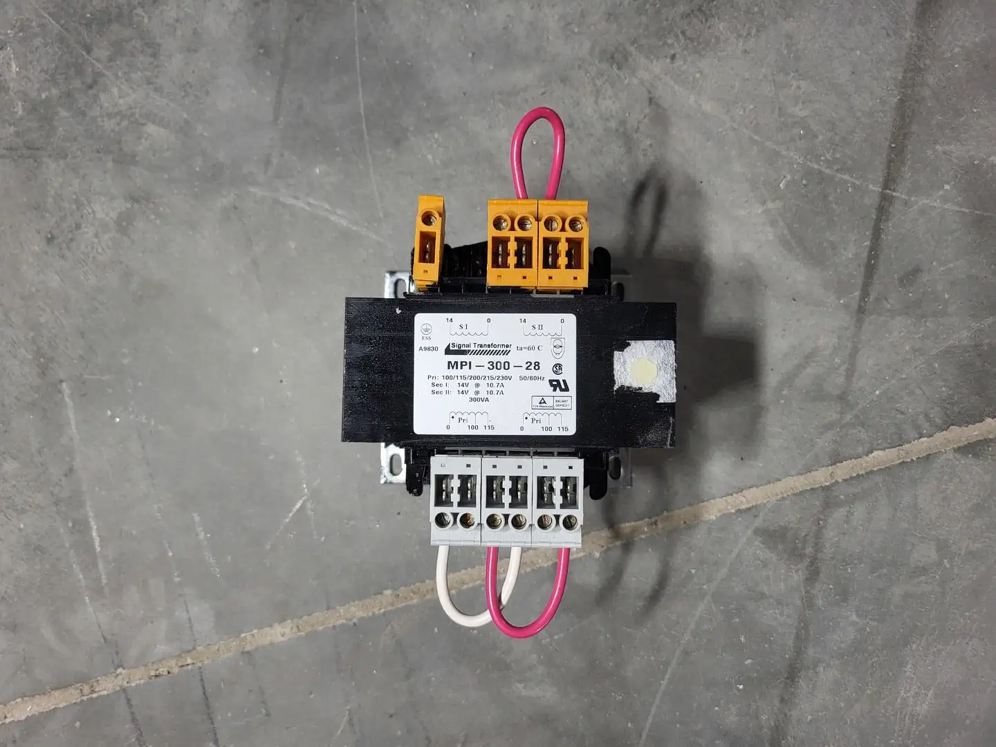 Used SIGNAL TRANSFORMER MPI-300-28 Transformers British Columbia CA | Lenmark #1426921