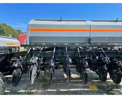 Used CRUSTBUSTER _UNKNOWN_ No-Till Drills Iowa US | Keast Enterprises #1360190