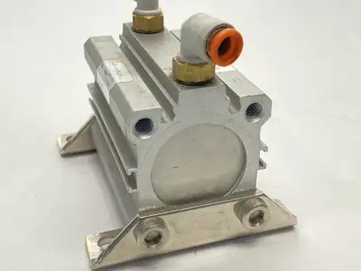 Used SMC NCQ2L32-45DCM Pneumatic Cylinders Michigan US | Maverick Industrial Sales #1401757