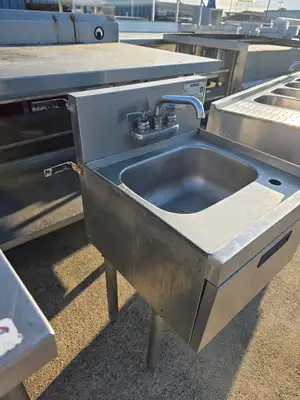 Used Krowne Used Krowne 18"X 19"X 30" 1 Compartment Sink with Faucet - SS361 Sinks Illinois US | Falcon Restaurant Supply #1373722