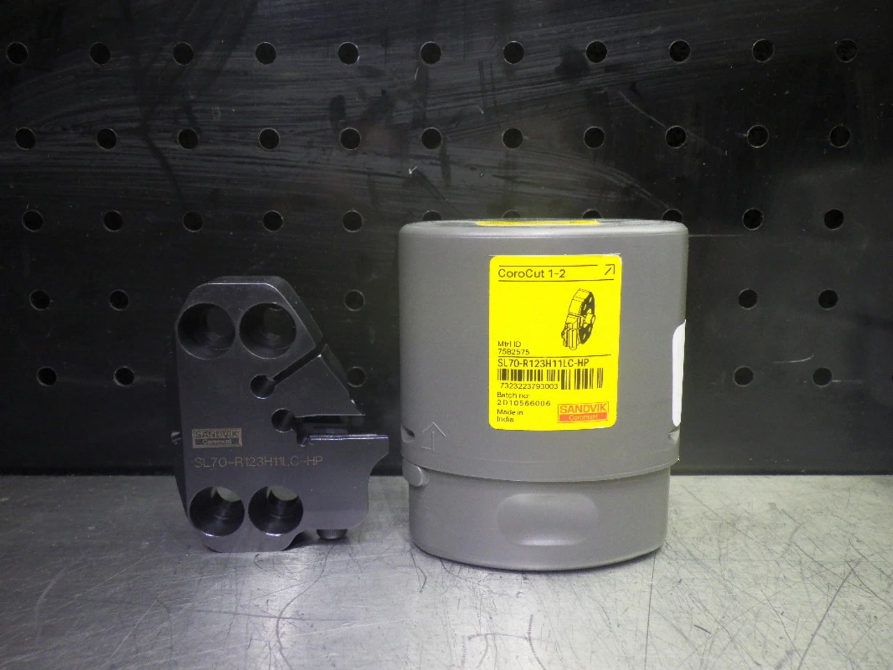 Sandvik SL70 Coolant Thru Grooving Head SL70-R123H11LC-HP (LOC3643A)