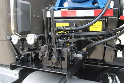 Used 2019 KENWORTH T880 Septic/Sewer/Vacuum Trucks Texas US | Roll Off Truck World #1491813