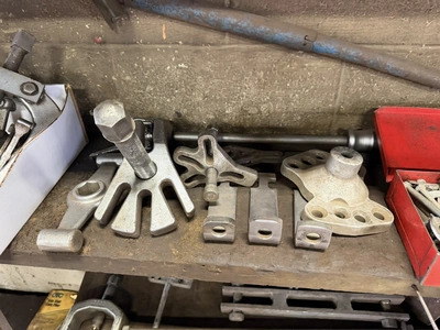 Used _UNKNOWN_ _UNKNOWN_ Internal bearing puller kits Michigan US | Miedema Asset Management Group #1372037