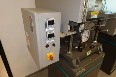 Used _UNKNOWN_ _UNKNOWN_ Heated Platen Hydraulic Press Texas US | Federal Equipment Company #1708600