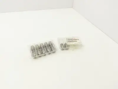 Spraying Systems H3/8U-SS5060 Veejet Stainless Spray Nozzle 3/8" NPT Lot of 12