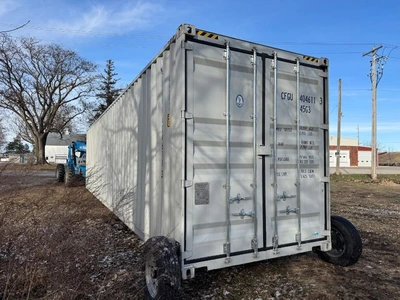CFGU4046113 // 40 Ft High Cube Sea Container with 4 Sets of Side Doors