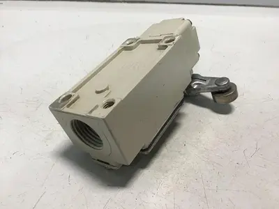 USED YAMATAKE LJA10-11A21N-003