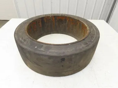 Total Source 21x7x15 Forklift Tire Smooth Solid Press-on Black