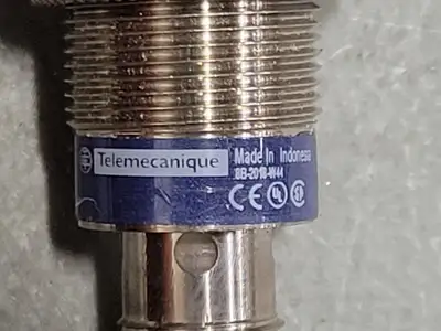 NEW TELEMECANIQUE XS518B1PAM12