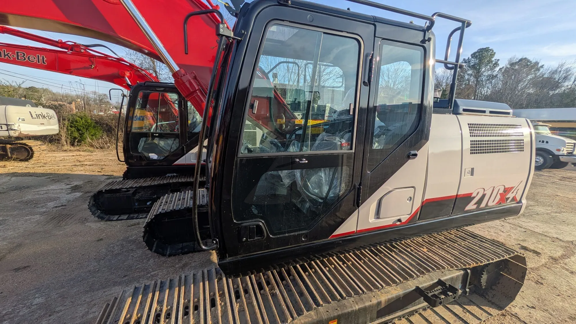 NEW LINK BELT EXCAVATORS 210X4