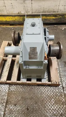 FALK ENCLOSED GEAR DRIVE SPEED REDUCER 3.650 RATIO 2090Y1-LR