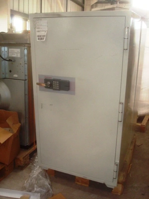 300L Diplomatic Media Safe