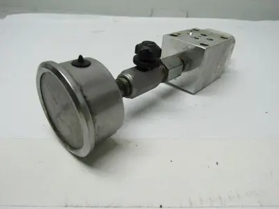 Sun Hydraulics EBP Sandwich Body Aluminum Hydraulic Manifold W/0-1500 Bar Gauge