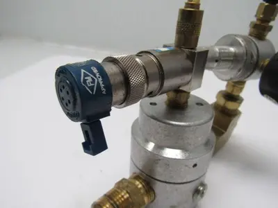 Monnier 118-1000-4 Pressure Regulator W/111-3001-2 & Nuair NA3139 W/Gauge