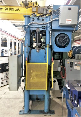 USED BECKWOOD BECKWOOD 4-COLUMN PRESS