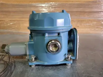 Used UNITED ELECTRIC E121-13273 Switchgears British Columbia CA | Lenmark #242452