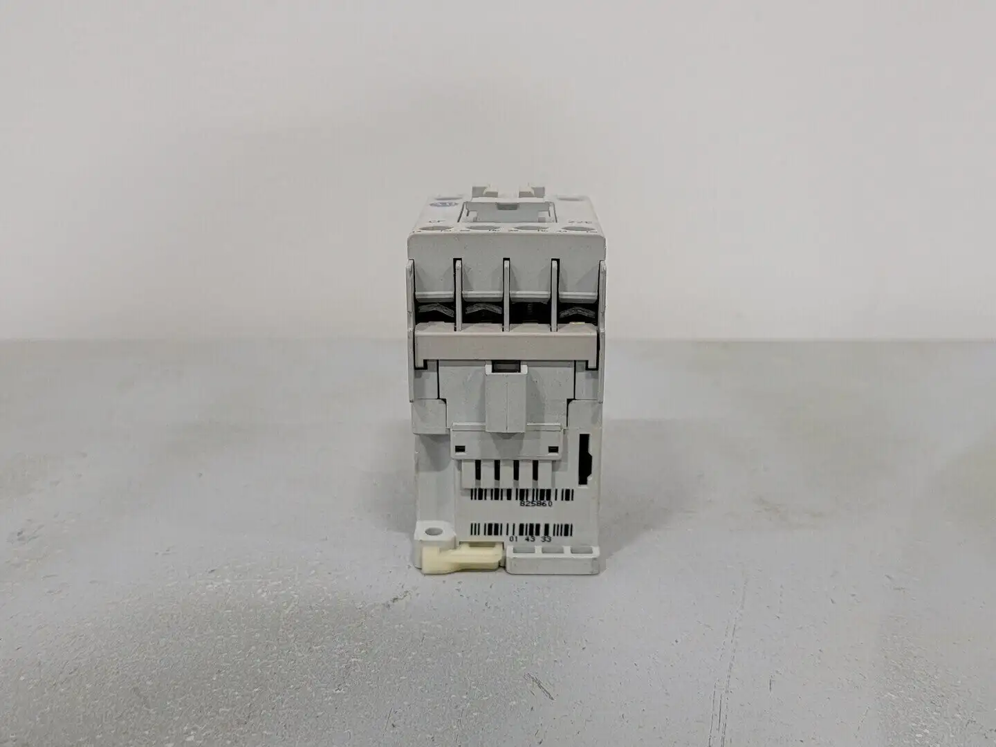 Used ALLEN-BRADLEY 700-CF220 Misc Electrical & Power Parts British Columbia CA | Lenmark #246994