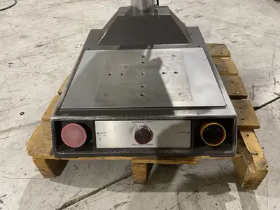 Used BRANSON Integrated Ultrasonic Welder 200/245VAC Input 50/60Hz Ultrasonic Welders Michigan US | Maverick Industrial Sales #1398035