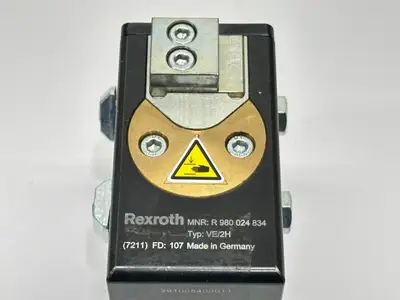 R 980 024 834, R980024834 | Bosch Rexroth R 980 024 834 Stop Gate VE 2/H W/8MM Fitting - Used