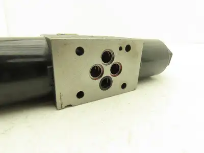 Tokimec DG4V-3-2C-P7-H-100 Hydraulic Directional Solenoid Valve 24V