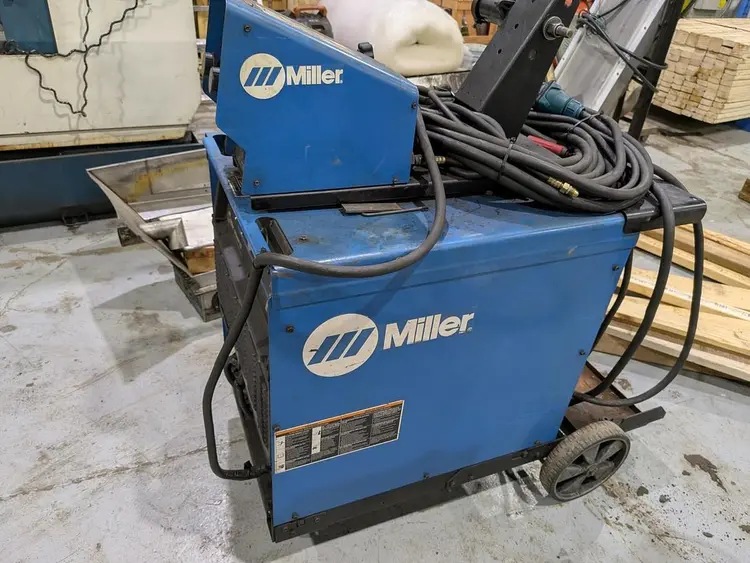 Used MILLER DELTAWELD 302 Mig Welders Ontario CA | Gizmo Machine Tools #789513