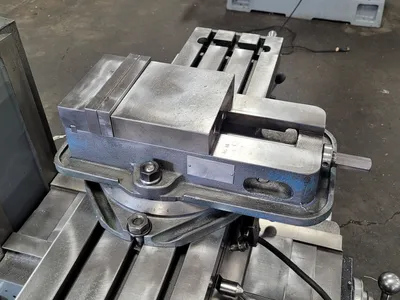 BRIDGEPORT Series 1 2 HP Mills, Vertical | Machinery Central (13)