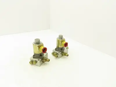 Versa ESM 8012 66 Z CLL36 Solenoid Valve 75psi 120V 1/4"npt Manifold  Lot of 2