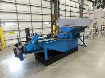 Spartec Steel Parts Conveyor Shaker Feed Bin w/Oiler Pump Mesh Belt & Oil Tank