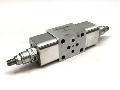 USED SUN HYDRAULICS ISO 03 HYDRAULIC MANIFOLD
