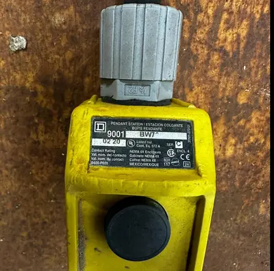 Electric Pallet Lift Platform