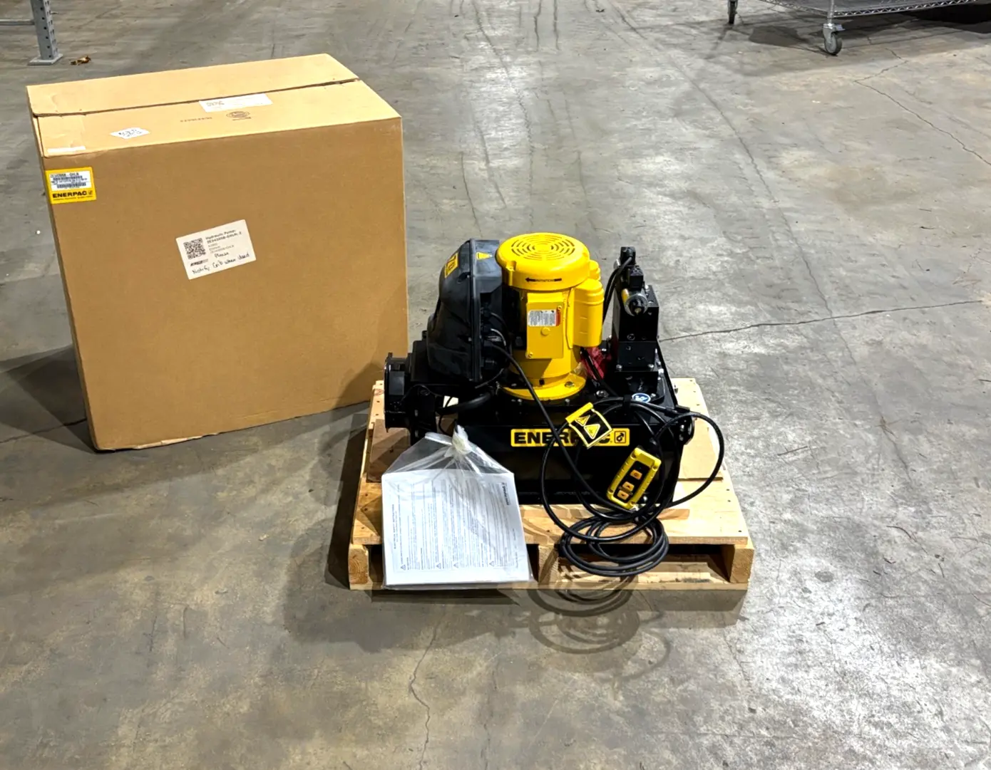 ZE3420SB-GHLN | Enerpac  Electric Hydraulic Pump, 10,000 PSI, ZE3, 115V, 20L - New