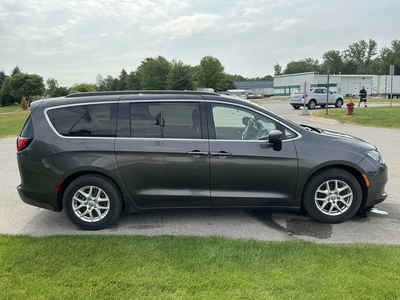 USED 2020 CHRYSLER VOYAGER