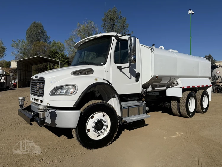 Used 2015 FREIGHTLINER BUSINESS CLASS M2 106 Water Trucks California US | Mittry Construction #1498402