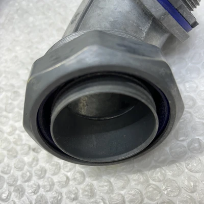 ** New (2) 2” 90°Liquidtite Conduit  Diecast Connector (3) 2”Conduit Hubs #