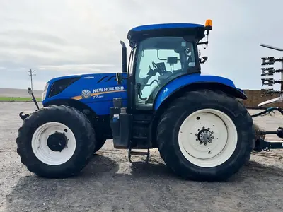 USED 2016 NEW HOLLAND T7.260