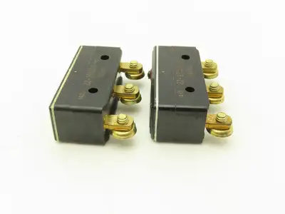 Honeywell BZ-2R5551-P4 Micro Switch Pin Plunger 15A 125/250/480VAC Lot of 2